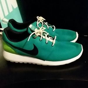 Roshe runs